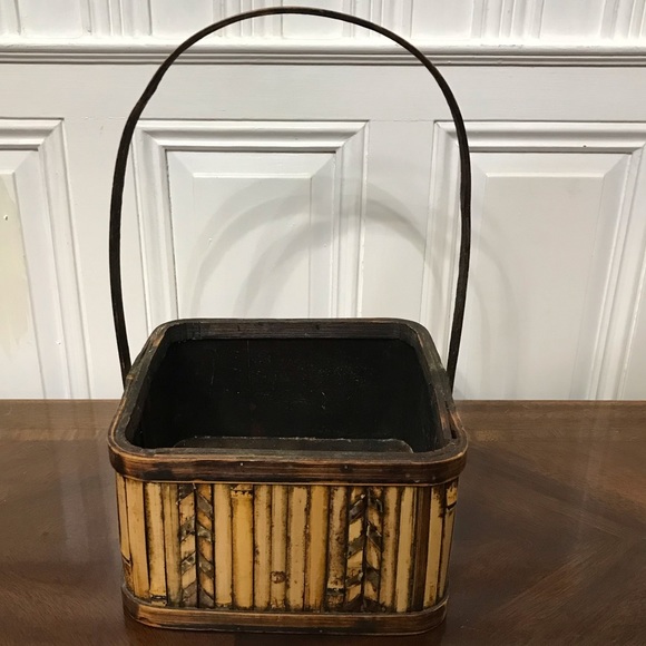 VTG Bamboo Basket - Picture 1 of 12